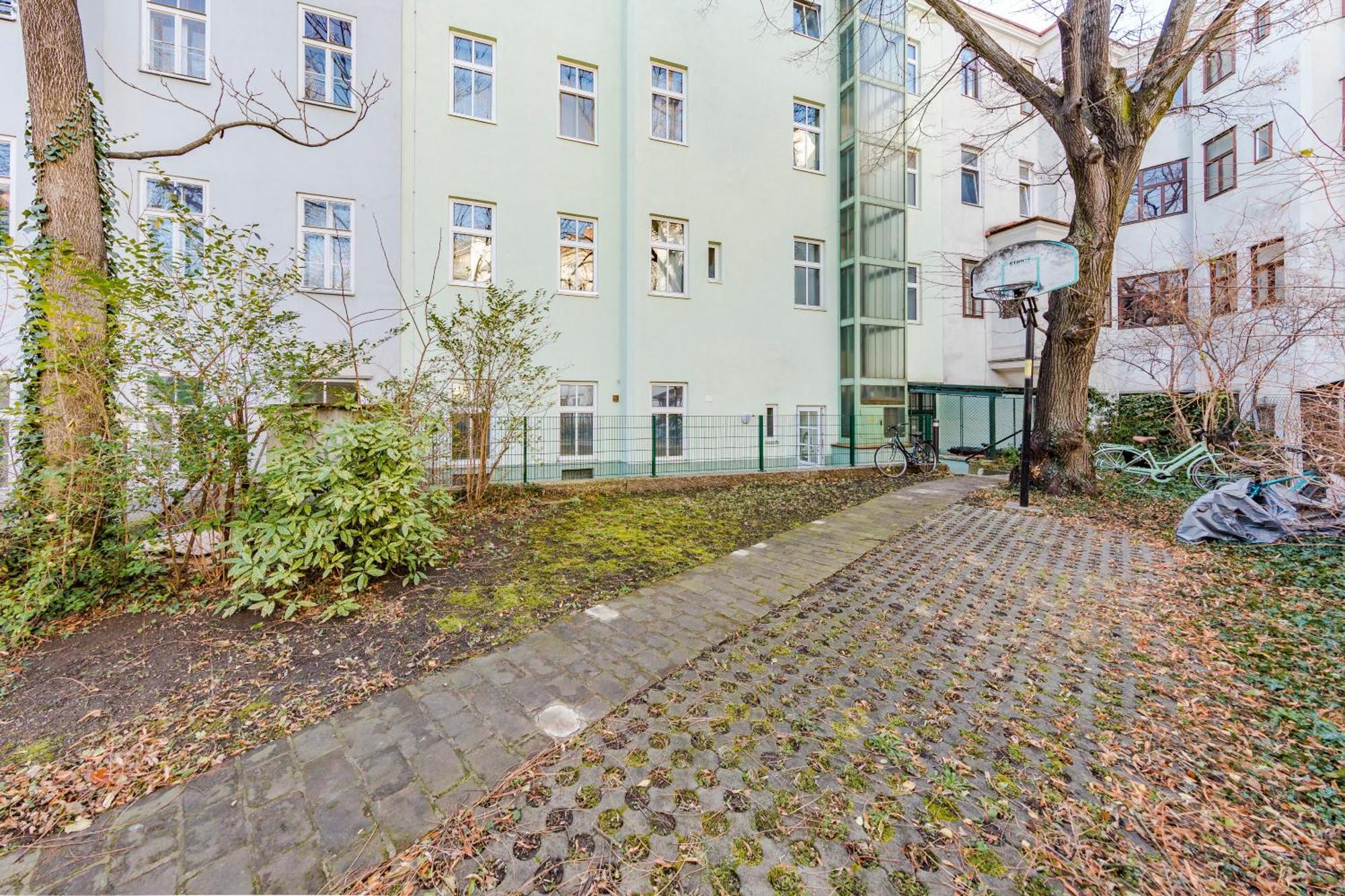 Urban Vienna Living - 18Th District Aparthotel Buitenkant foto