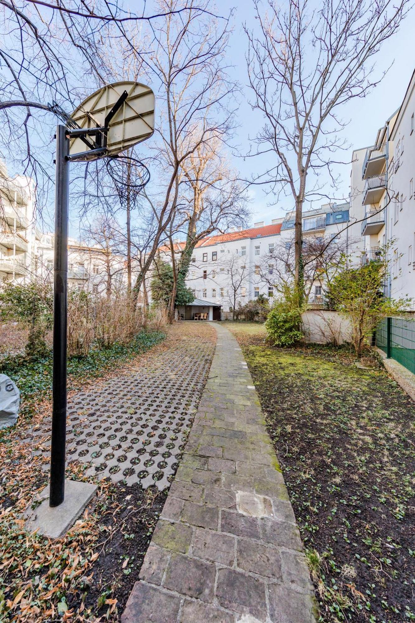 Urban Vienna Living - 18Th District Aparthotel Buitenkant foto